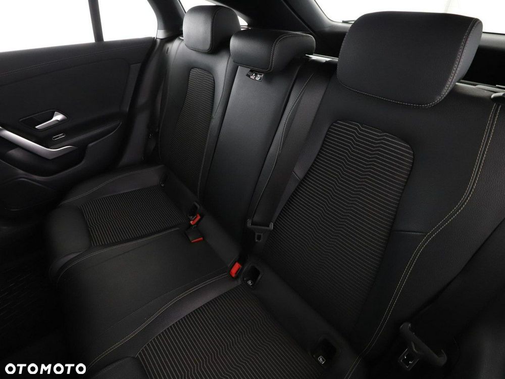 Mercedes-Benz CLA 200 d 8G-DCT Progressive - 18