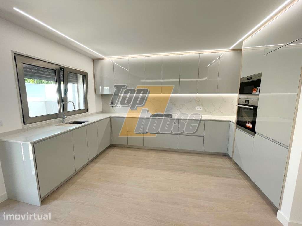 Apartamento T3 novo com terraço de 20m2 e parqueamento - Costa de C... - Grande imagem: 2/26