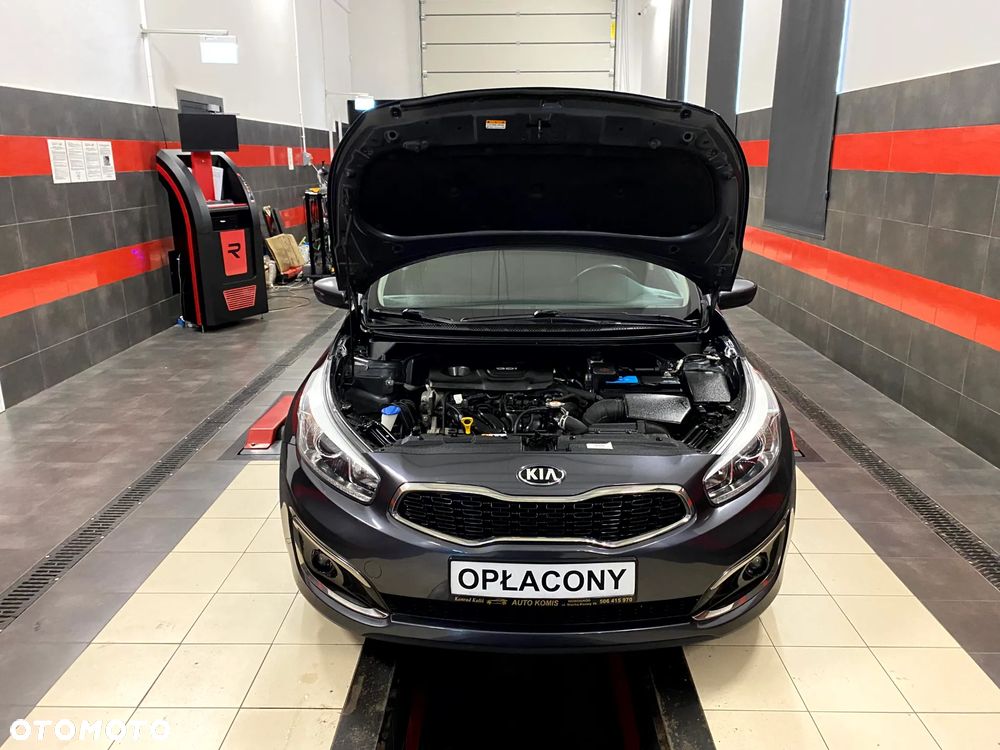 Kia Ceed 1.6 GDI ISG Platinum Edition - 24