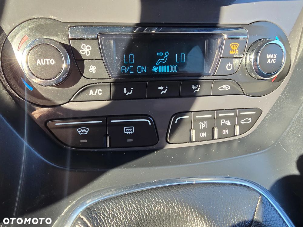 Ford Kuga 2.0 TDCi 2x4 Titanium - 22