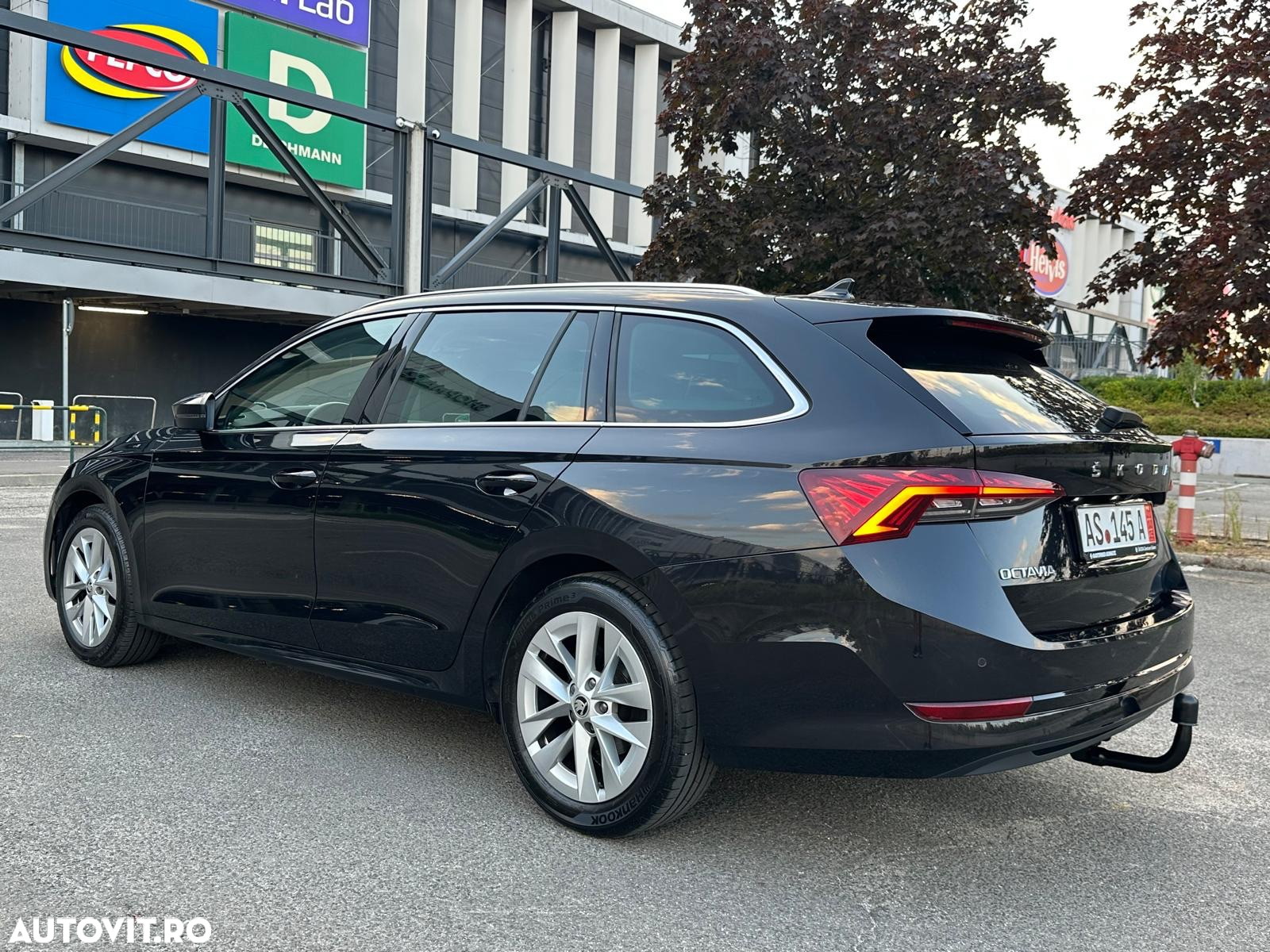 Skoda Octavia Combi 2.0 TDI DSG First Edition - 11