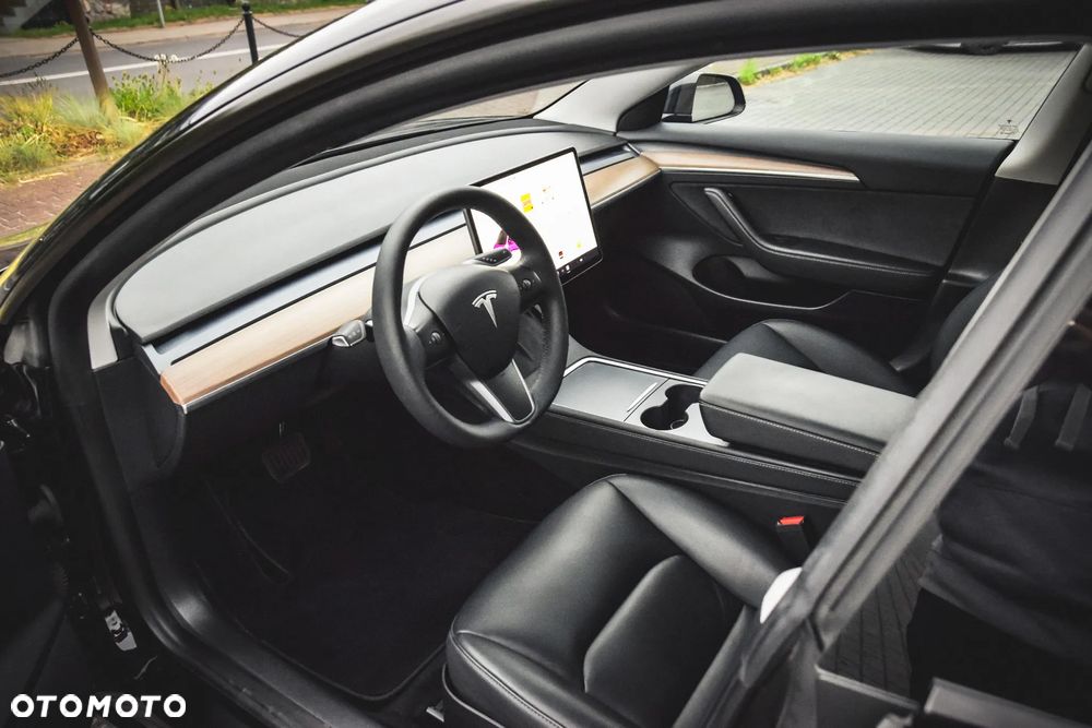 Tesla Model 3 Standard Range Plus - 5