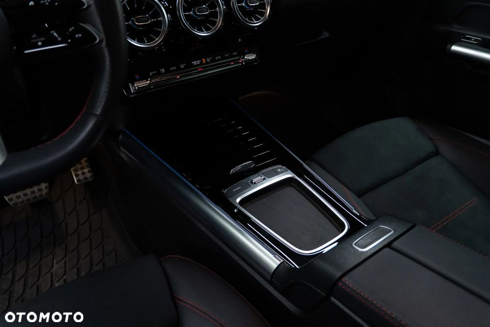 Mercedes-Benz CLA 220 AMG Line 7G-DCT - 27