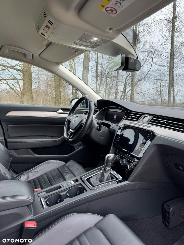 Volkswagen Passat Alltrack 2.0 TDI SCR 4Motion DSG - 20
