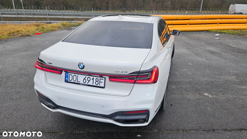 BMW Seria 7 750i xDrive - 7