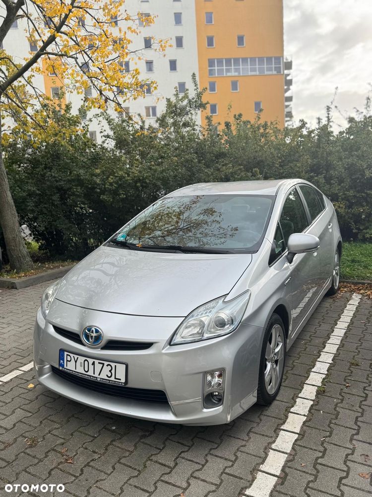 Toyota Prius (Hybrid) - 1