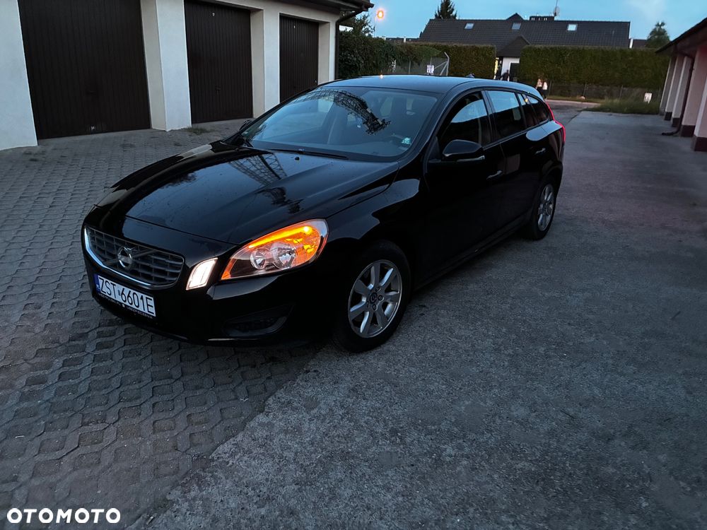 Volvo V60 D2 Momentum - 1