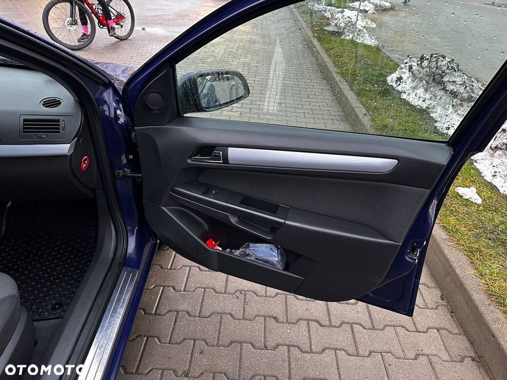 Opel Astra 1.9 CDTI Cosmo - 16