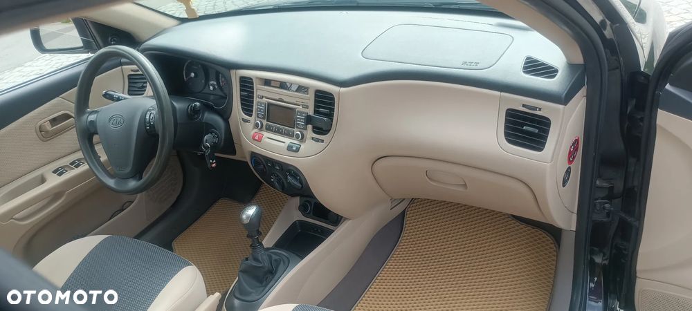Kia Rio 1.5 CRDi Family - 11