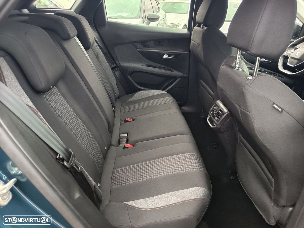 Peugeot 3008 1.5 BlueHDi Active Pack EAT8 - 26