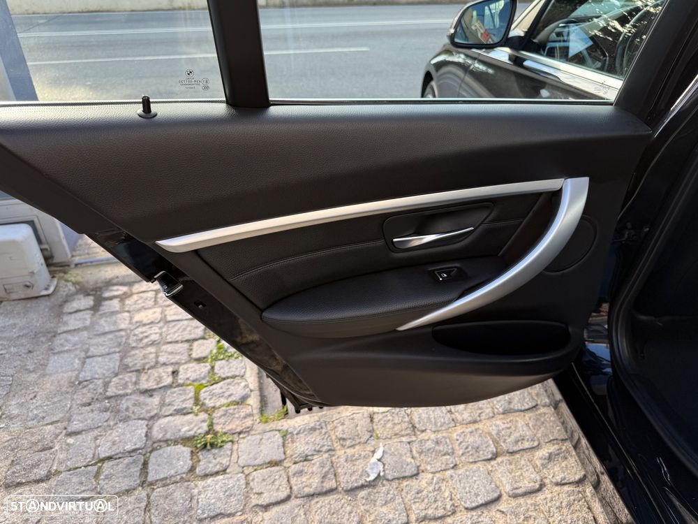 BMW 320 d Touring Sport-Aut. Efficient Dynamics Edition Sport Line - 39