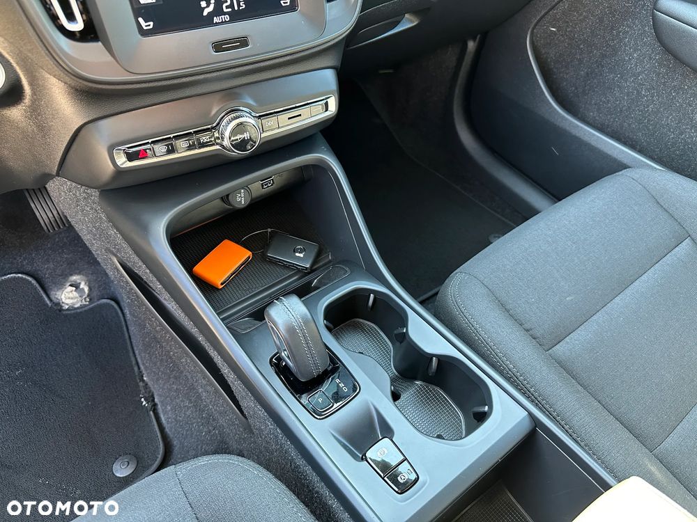 Volvo XC 40 - 18