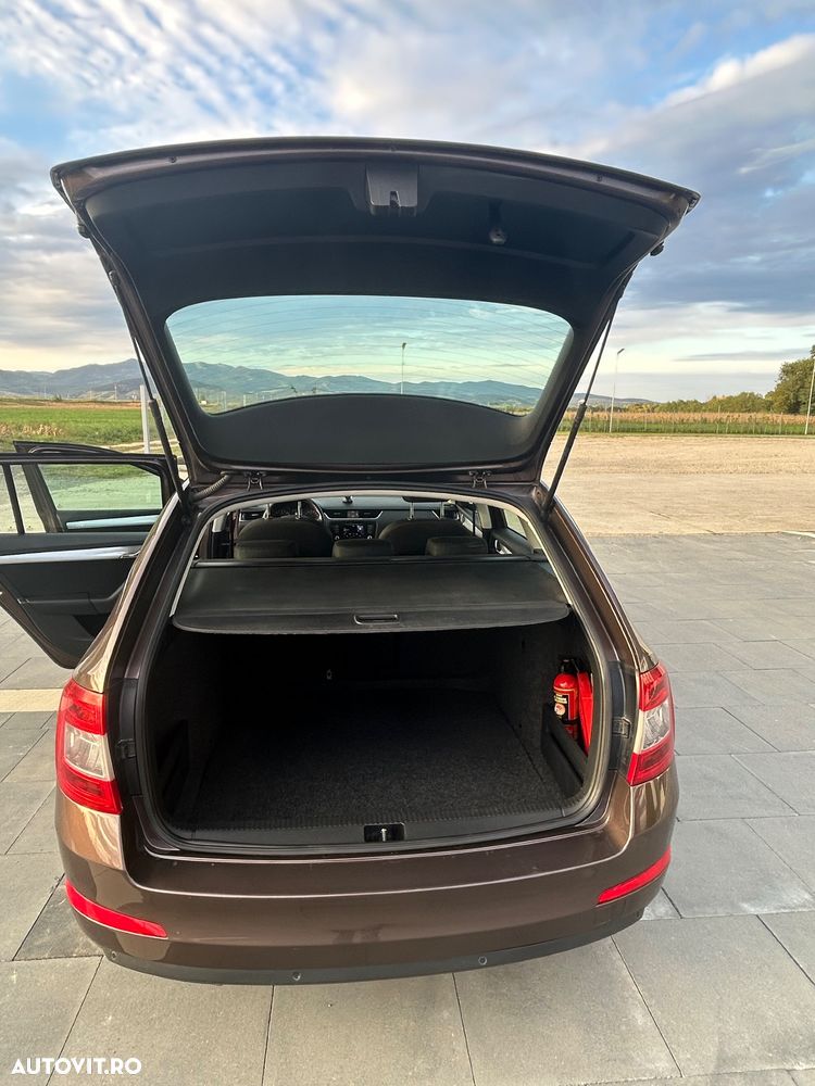 Skoda Octavia 2.0 TDI ELEGANCE - 8