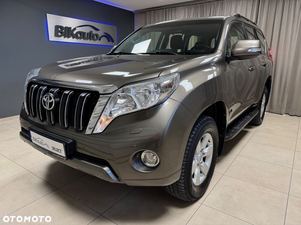 Toyota Land Cruiser - 1