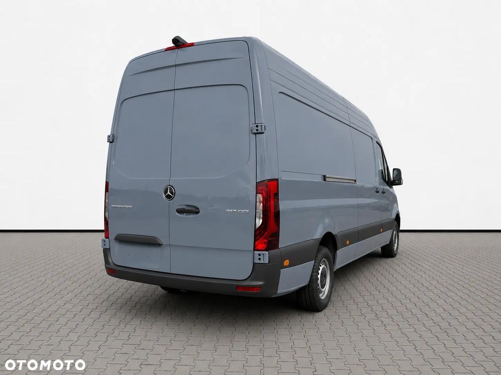 Mercedes-Benz Sprinter - 23