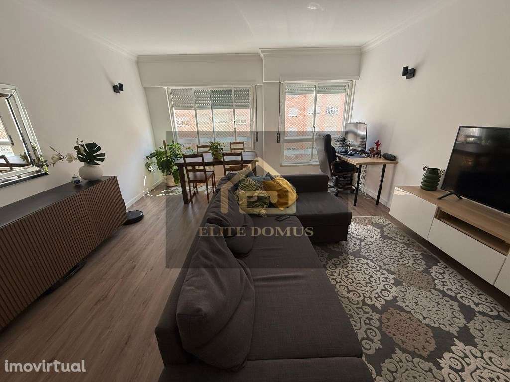 T2 com Suíte, Lareira e Elevador, Fitares. - Grande imagem: 3/29