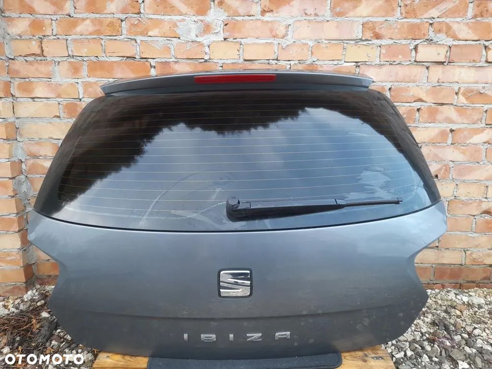 klapa bagażnika tył tylne Seat Ibiza IV lift 6j 5d HB LX7R bez malowania - 2
