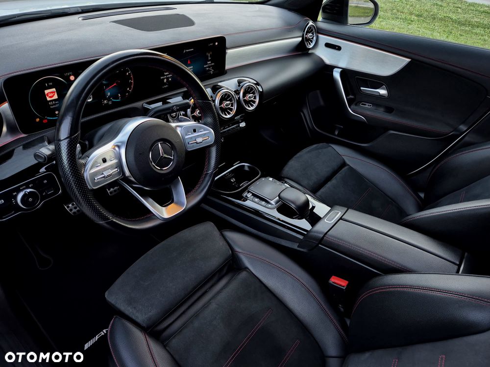 Mercedes-Benz CLA 220 7G-DCT AMG Line - 15