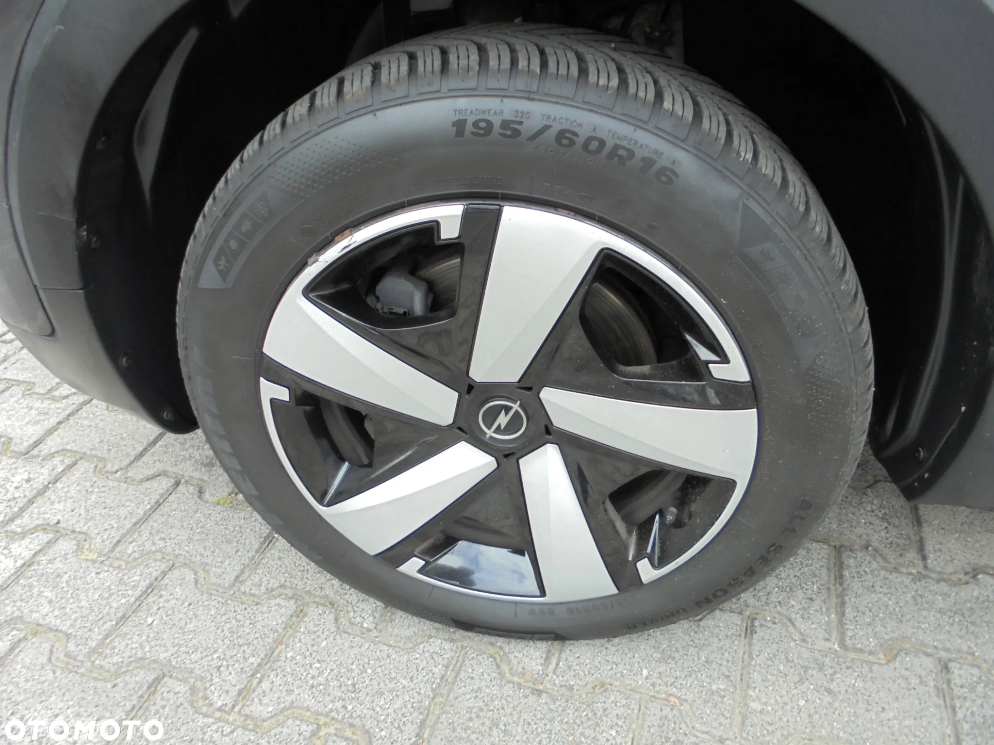 Opel Crossland 1.2 T Edition - 26