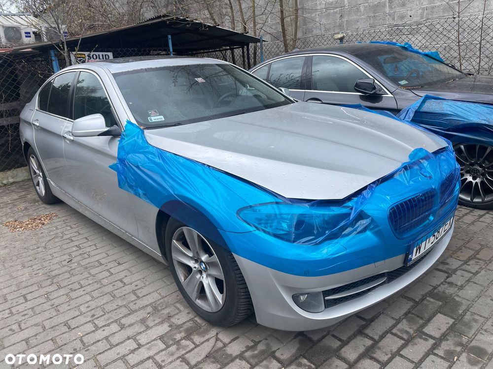 BMW Seria 5 528i - 4