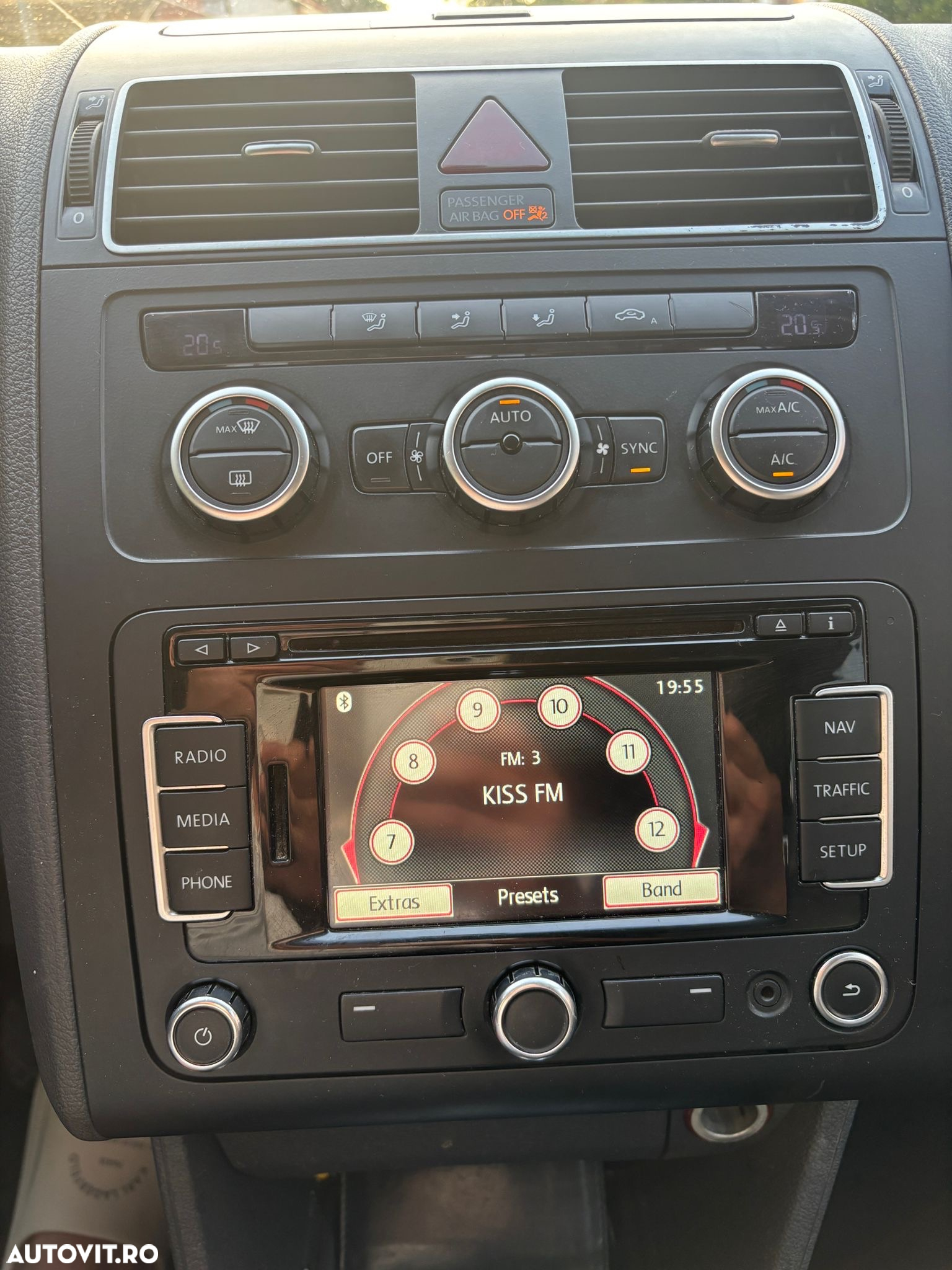 Volkswagen Touran - 11