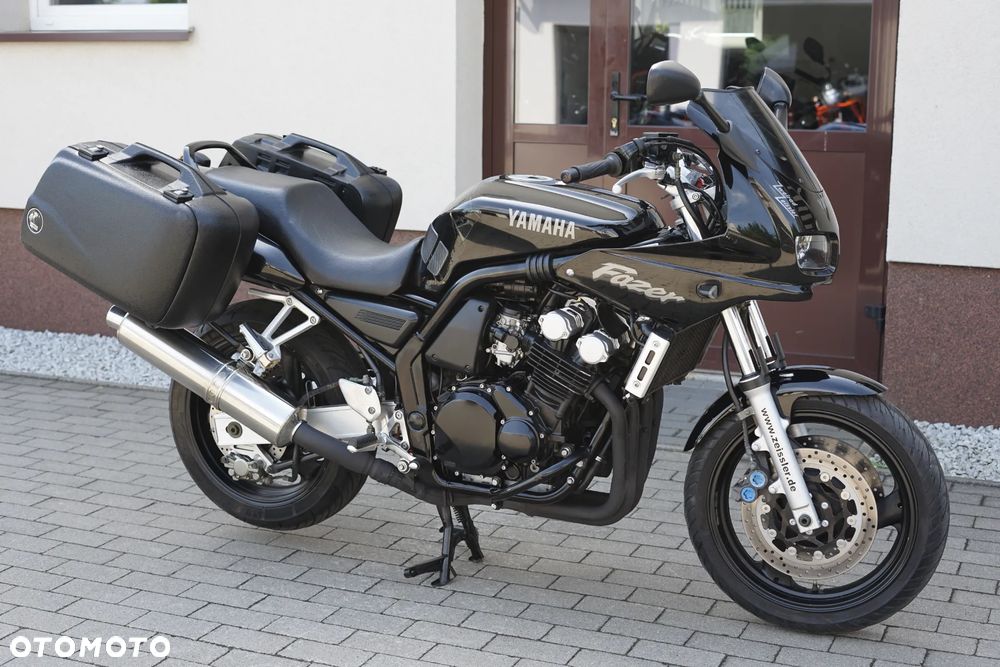 Yamaha FZS - 2