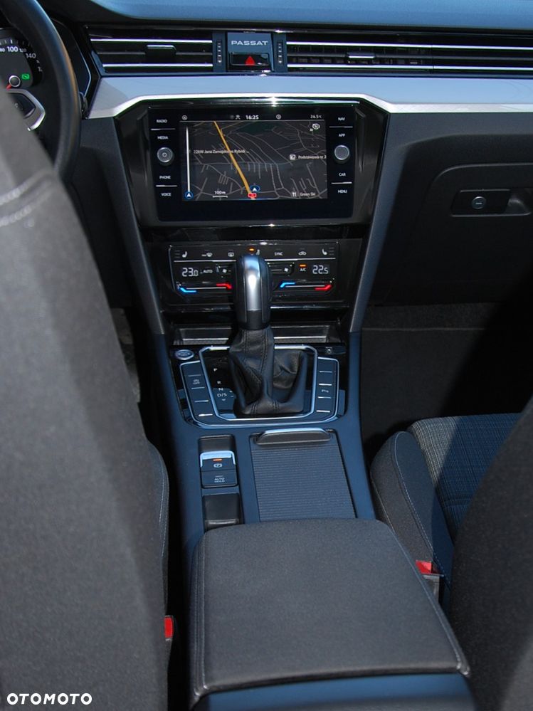 Volkswagen Passat - 39
