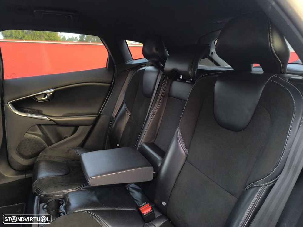 Volvo V40 1.6 D2 R-Design - 31