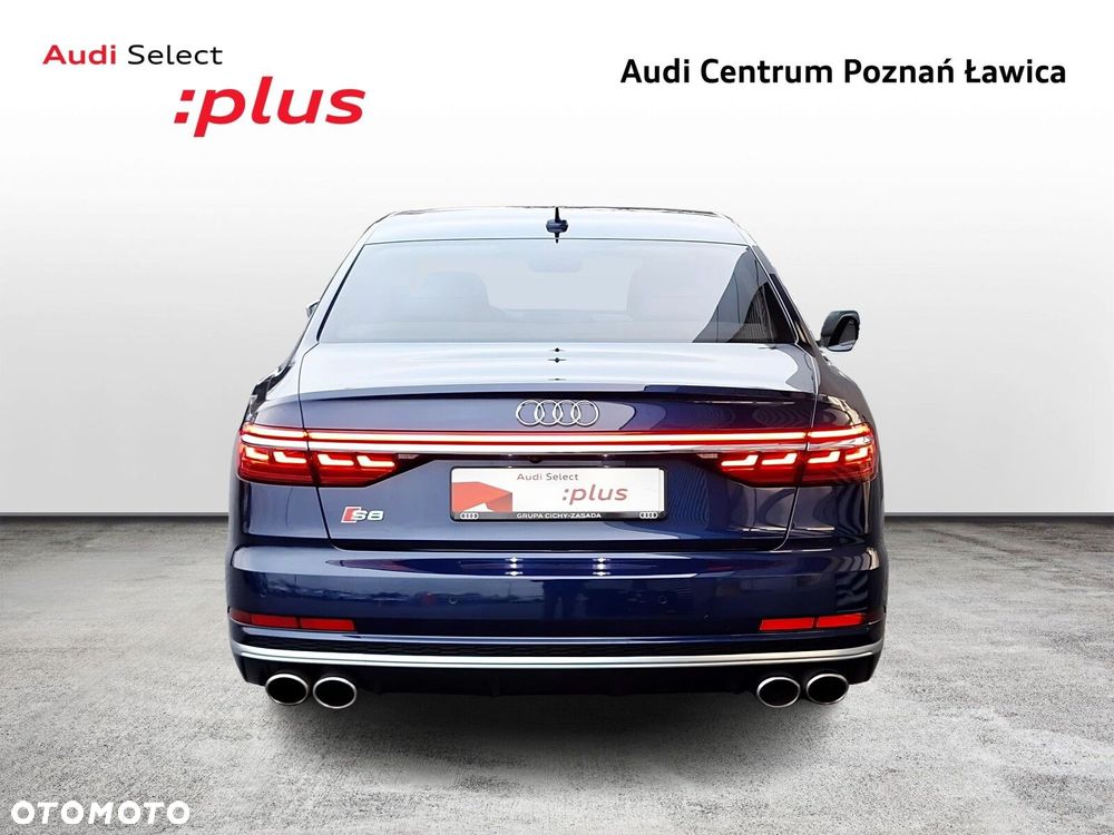 Audi S8 - 8