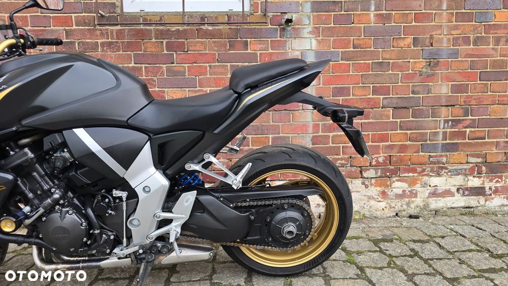 Honda CB - 12