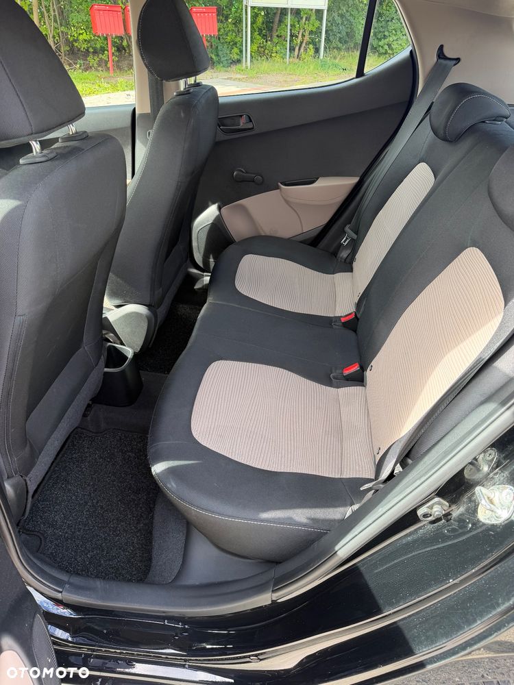 Hyundai i10 1.0 - 12