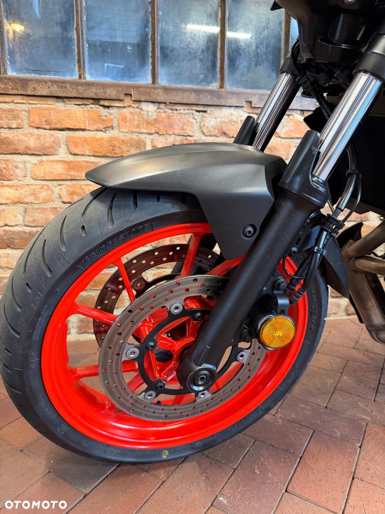 Yamaha MT - 9