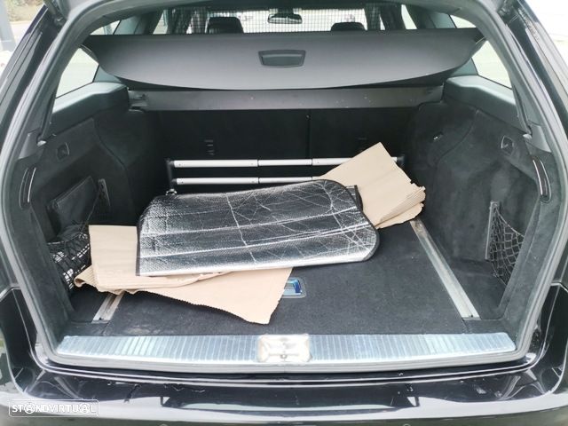 Mercedes-Benz E 300 Bluetec Hybrid Avantgarde - 9