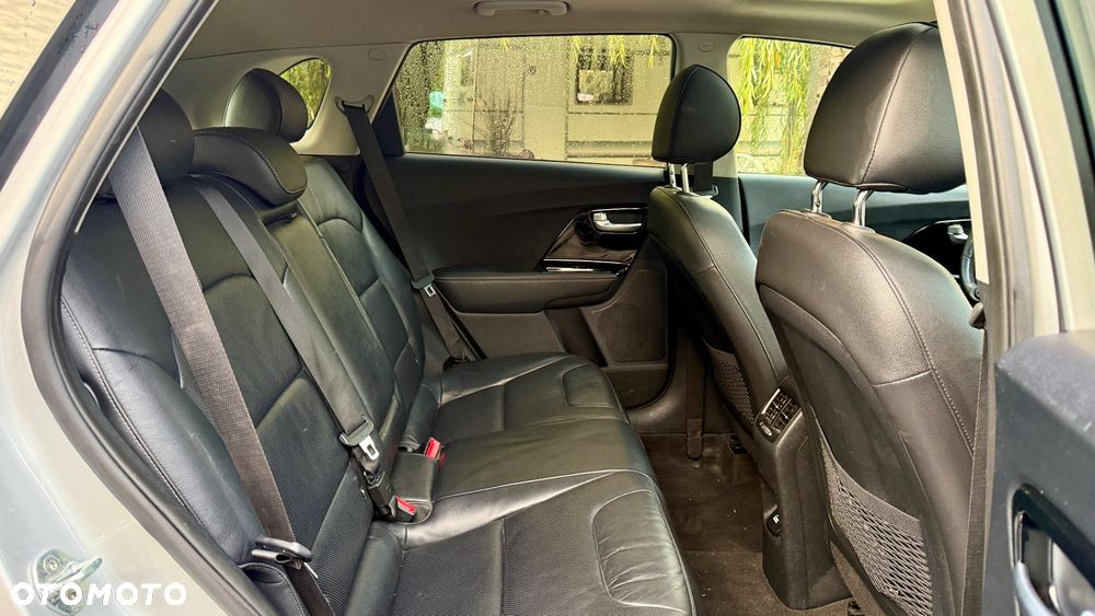 Kia Niro 1.6 GDI Hybrid L Business Line - 34