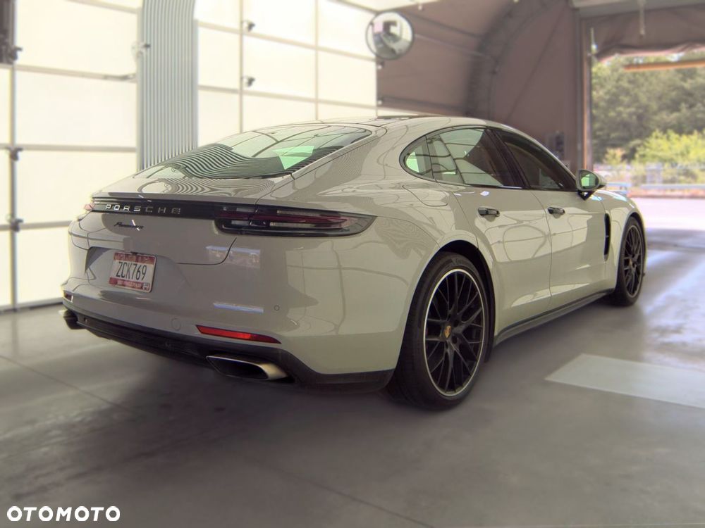 Porsche Panamera - 6