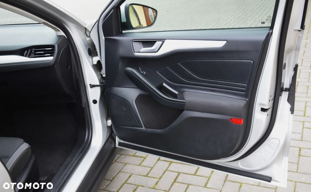 Ford Focus - 30