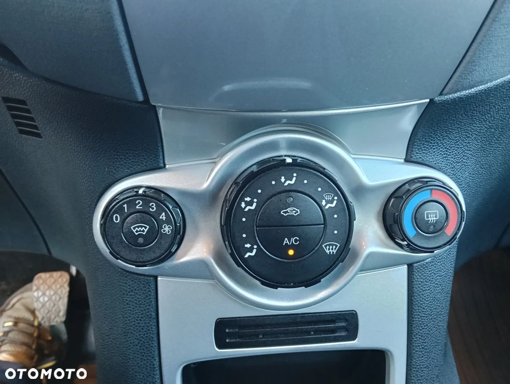 Ford Fiesta 1.4 Champions Edition - 15