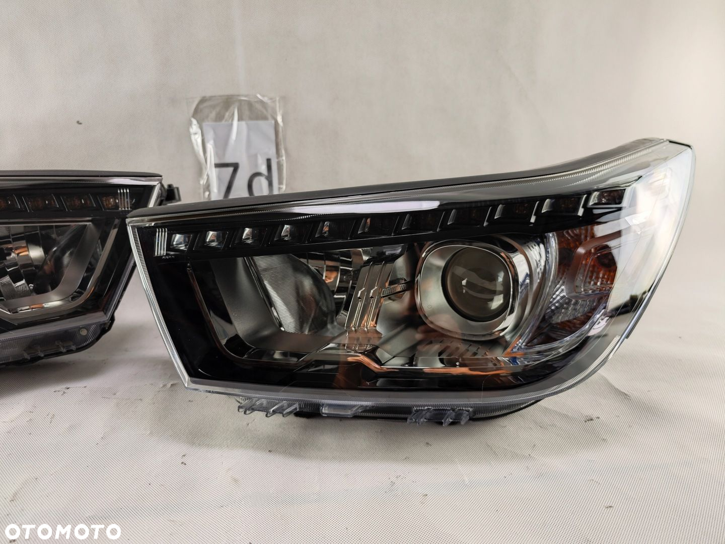 SSANGYONG TIVOLI SSANG YONG REFLEKTOR LED LEWY PRAWY SOCZEWKA LAMPA - 3