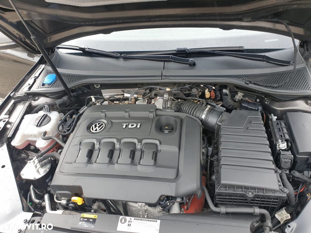 Volkswagen Passat 2.0 TDI SCR 4Motion DSG Highline - 11