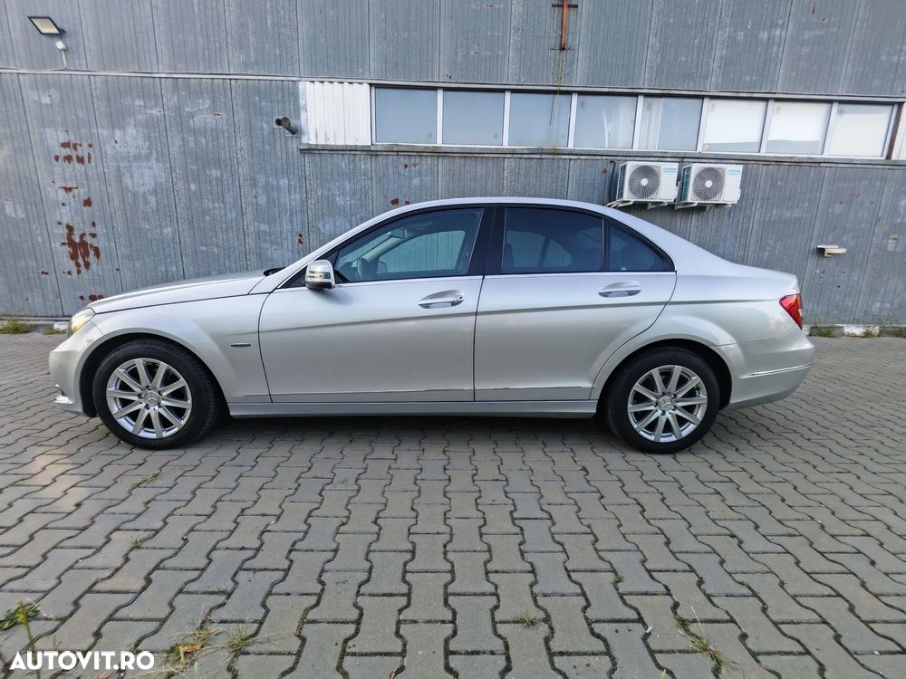 Mercedes-Benz C 180 CGI BlueEFFICIENCY - 10