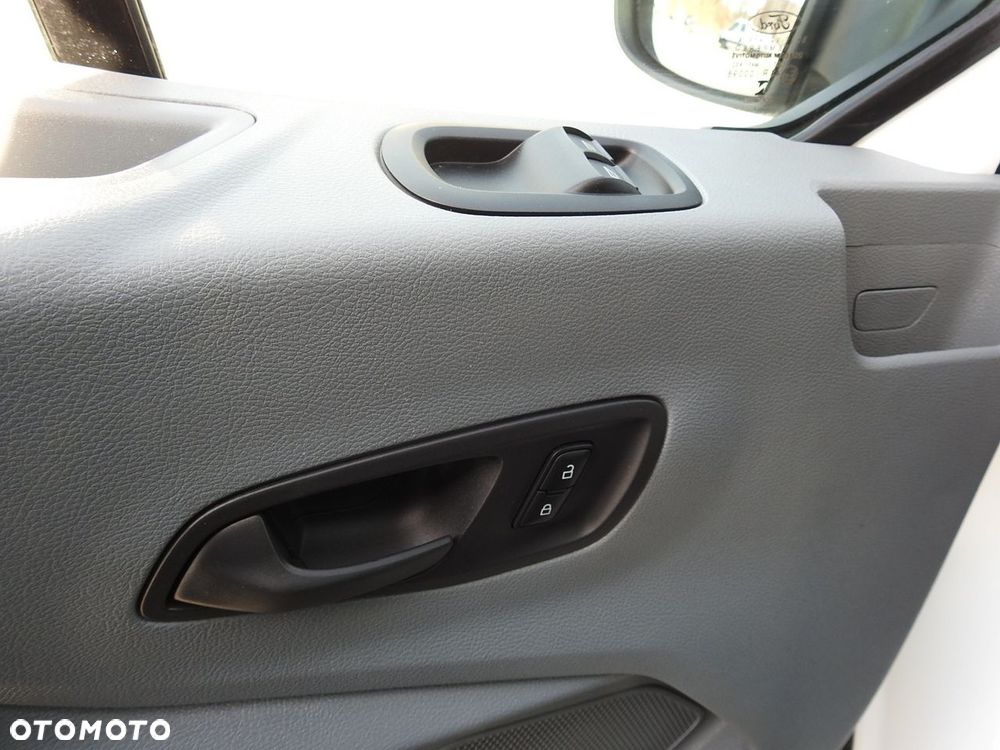 Ford TRANSIT  KONTENER WINDA 8 PALET TEMPOMAT LEDY BLIŹNIACZE KOŁA KLIMATYZACJA  170KM - 28