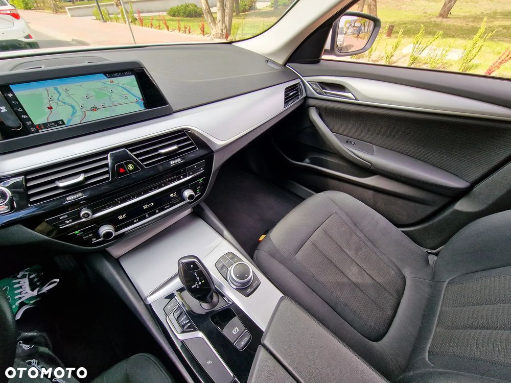 BMW Seria 5 520d Luxury Line - 27