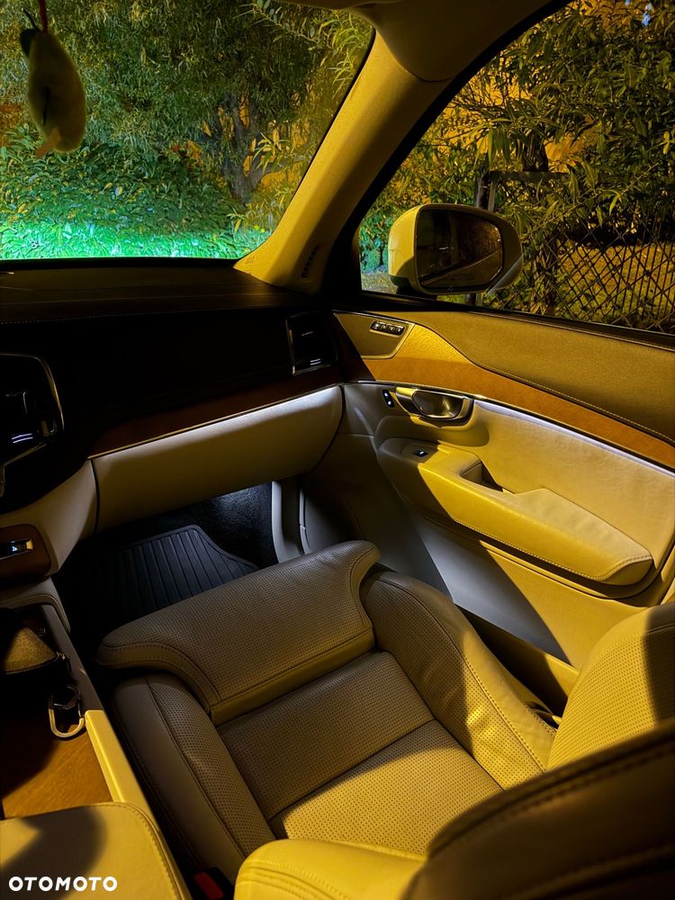 Volvo XC 90 - 7