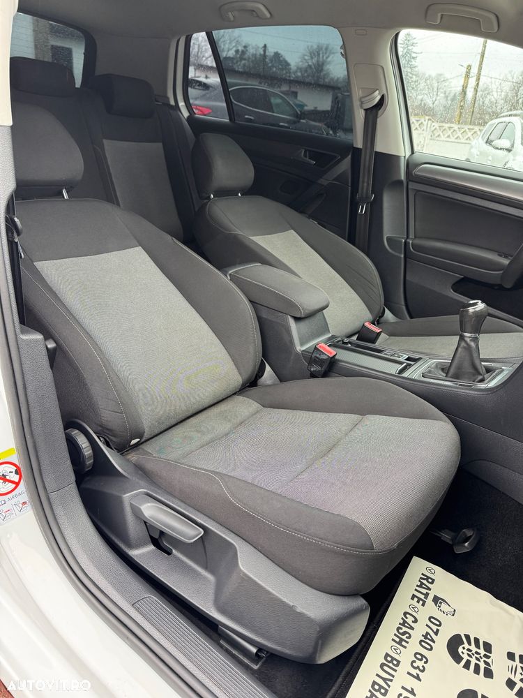 Volkswagen Golf 1.6 TDI BlueMotion Technology Comfortline - 24