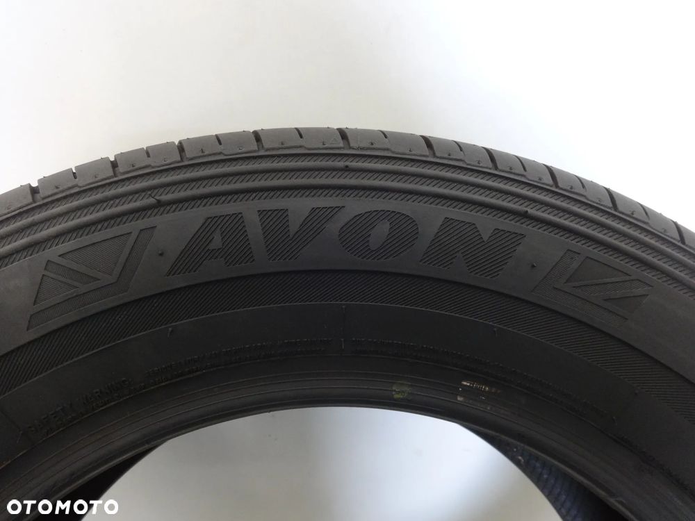 215/65/16C Avon AV12 - 6
