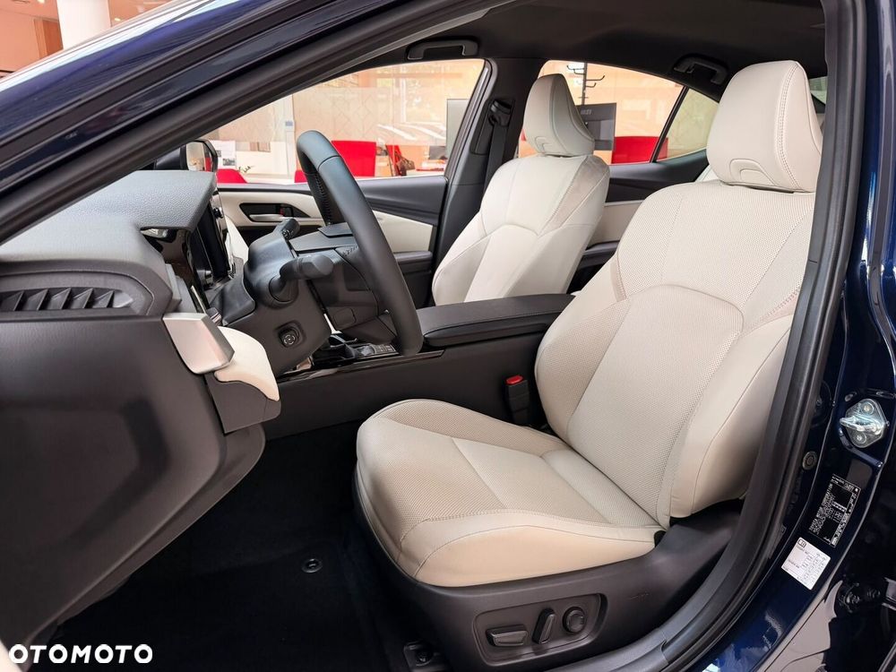 Toyota Camry - 13