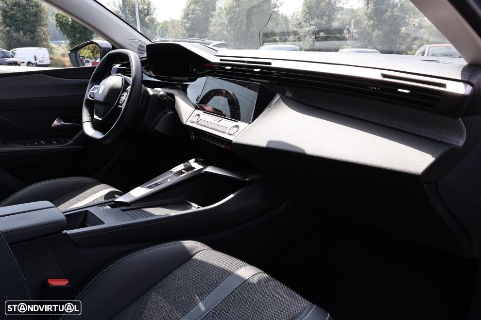 Peugeot 408 1.6 Hybrid Allure e-EAT8 - 14