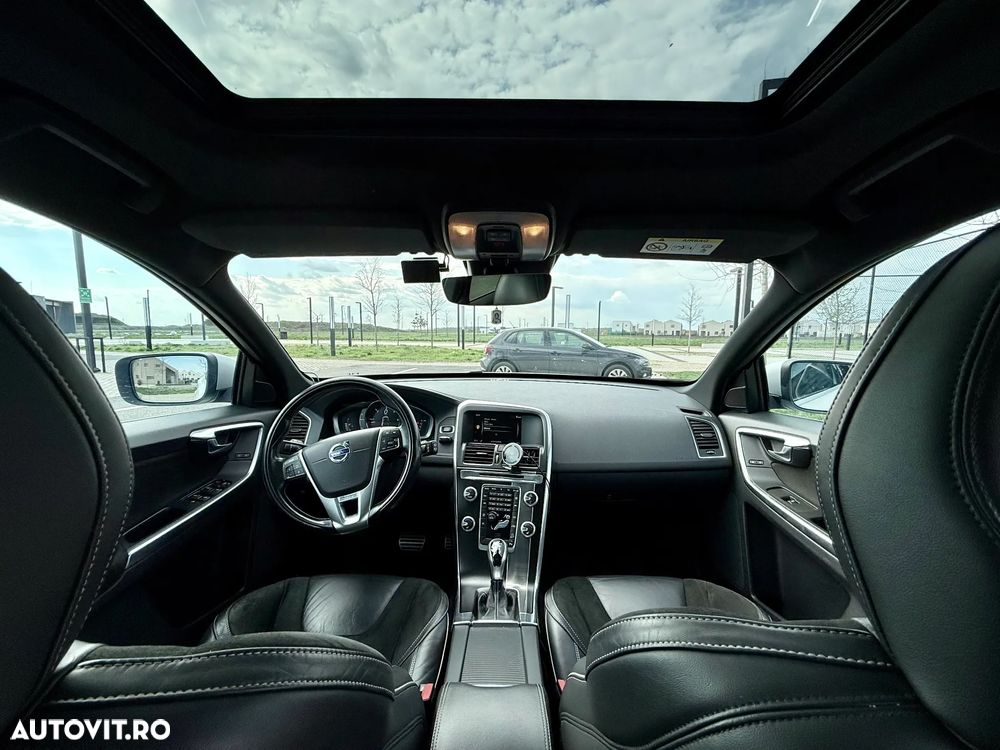 Volvo XC 60 D5 AWD Geartronic Momentum - 9