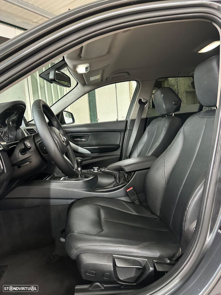 BMW 318 d Touring Line Sport - 13