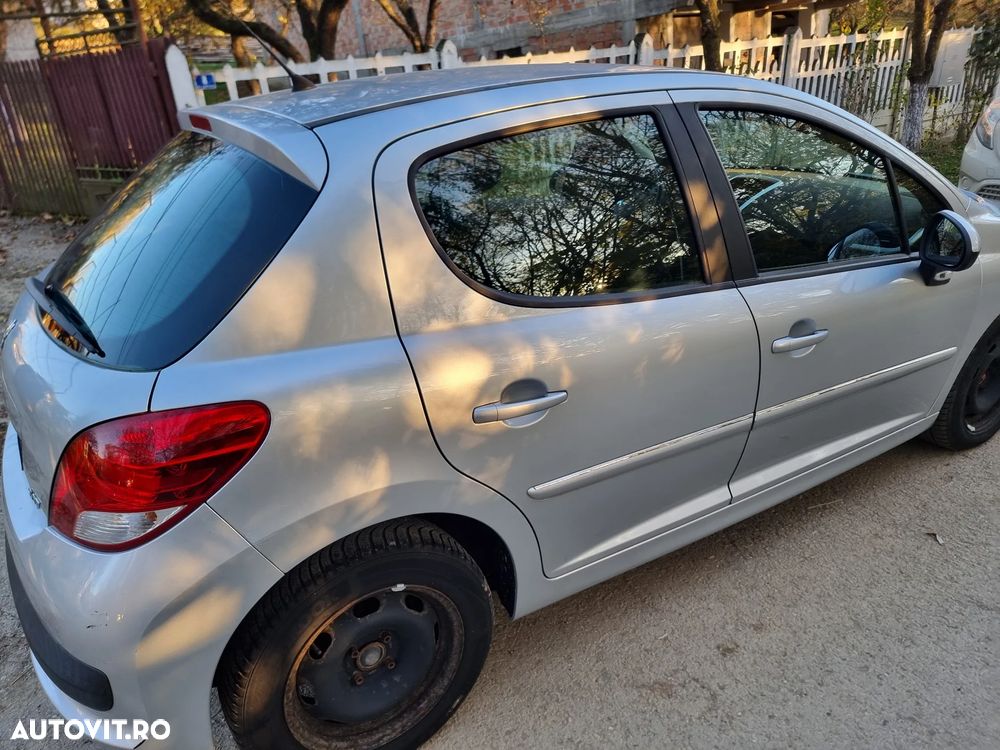 Peugeot 207 90 HDi FAP (Blue Lion) Premium - 3